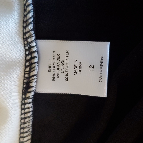 NEW YORK AND COMPANY SLEEVELESS MAXI DRESS SIZE 12. BLACK WHITE AND CORAL - Picture 5 of 6